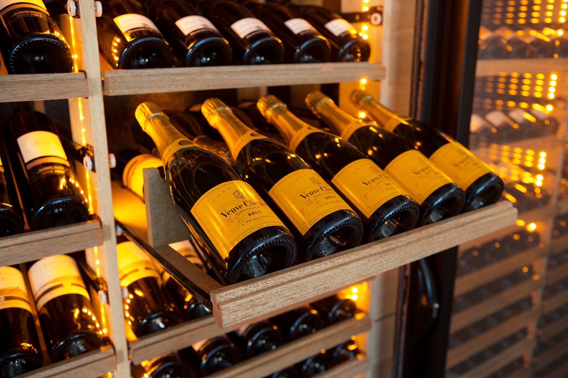 Wine wall with Standard Racking