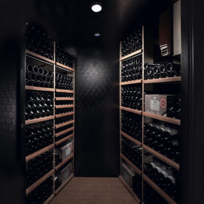 Walk-in Wine Cellar Interior - Espace 1900